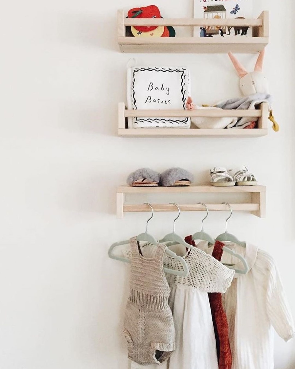 Çocuk kitaplık rafları derinlik ölçüsü kaç cm olmalı sorusu, hem ebeveynlerin hem de iç mimarların sıkça merak ettiği bir konudur