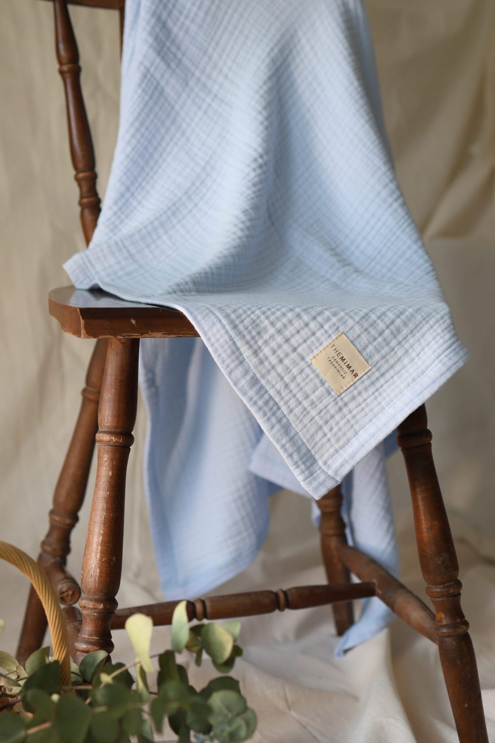 Yenidoğan için müslin seçerken nelere dikkat edilmeli? Doğal, yumuşak ve güvenli müslin kumaşlar ile bebeğinizin konforunu artırın.