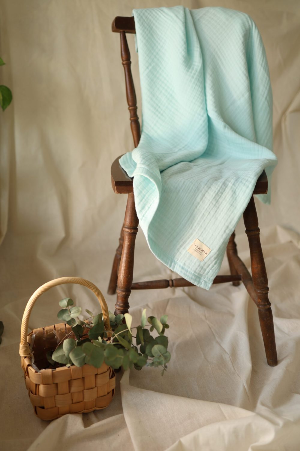 Yenidoğan için müslin seçerken nelere dikkat edilmeli? Doğal, yumuşak ve güvenli müslin kumaşlar ile bebeğinizin konforunu artırın.