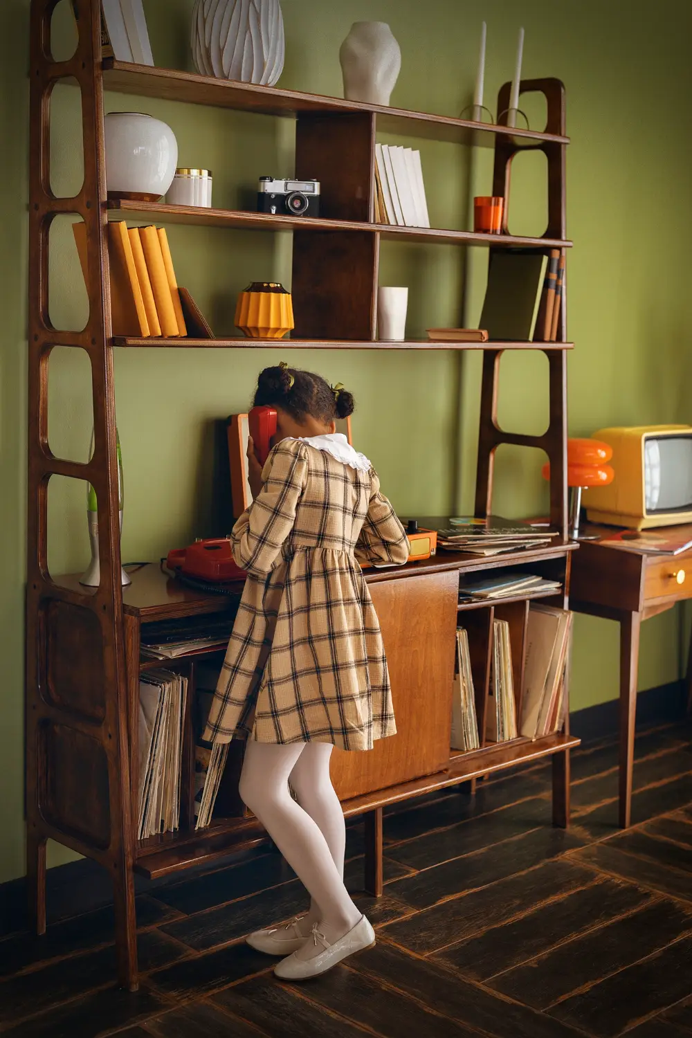 Çocuk kitaplıklarında yük taşıma kapasitesi güvenlik için önemlidir. Sağlam, şık ve dayanıklı kitaplık modellerini The Mimar’dan hemen inceleyin.